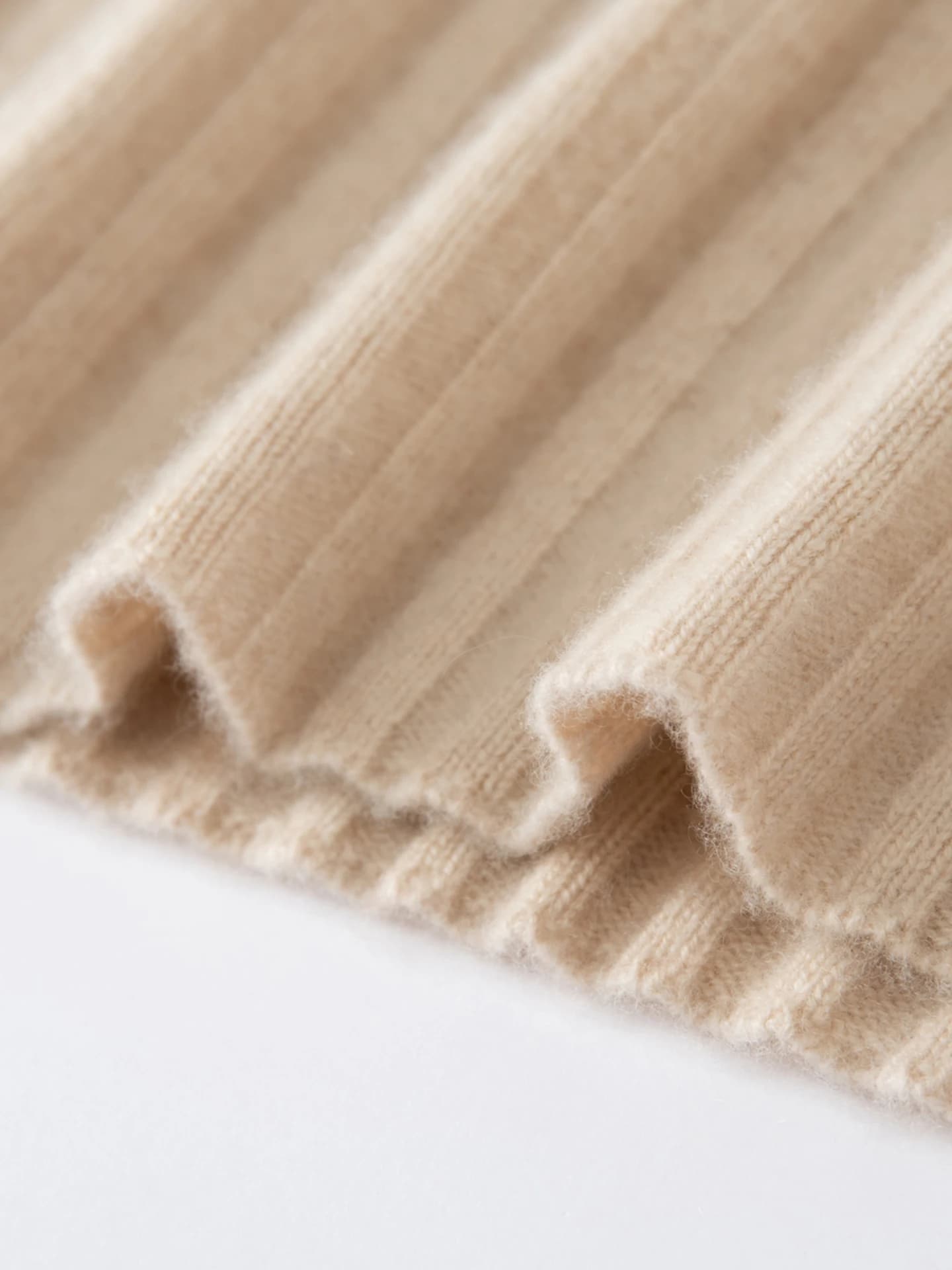7-Gauge Mock-Neck Ribbed · DETAIL