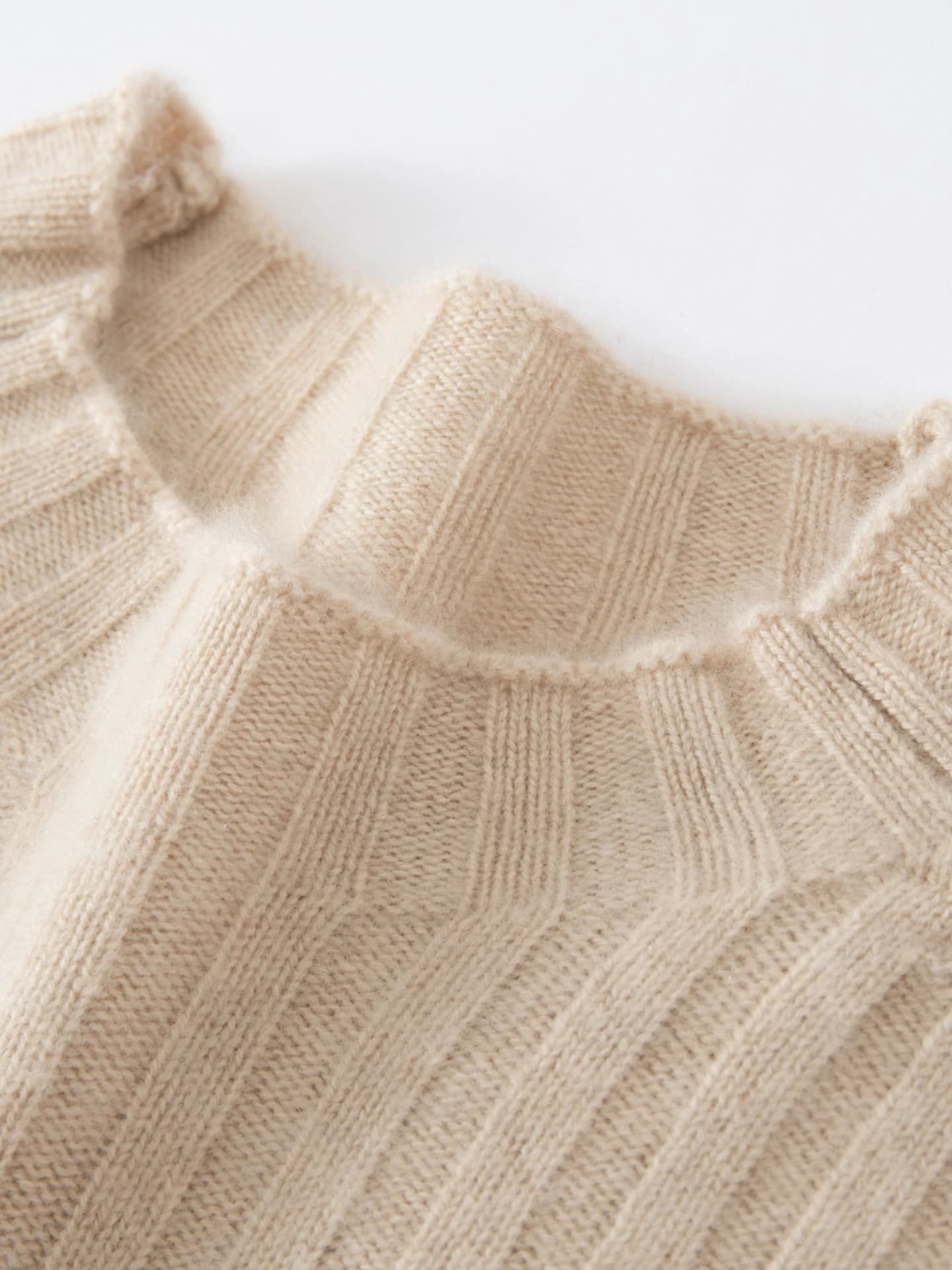 7-Gauge Mock-Neck Ribbed · DETAIL