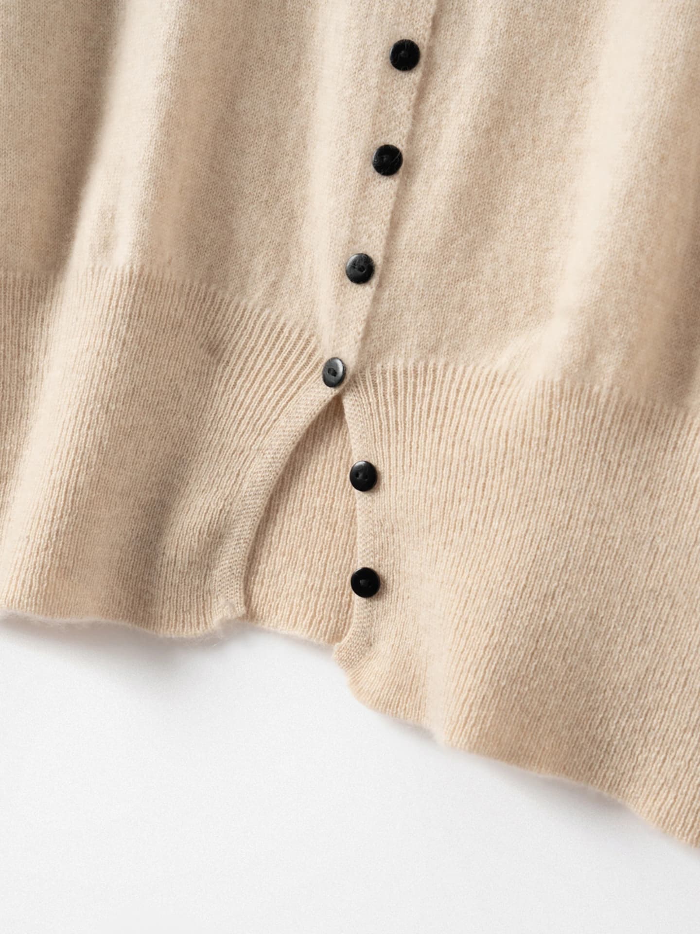 12-Gauge Mock-Neck Cardigan Rolled-Edge · DETAIL