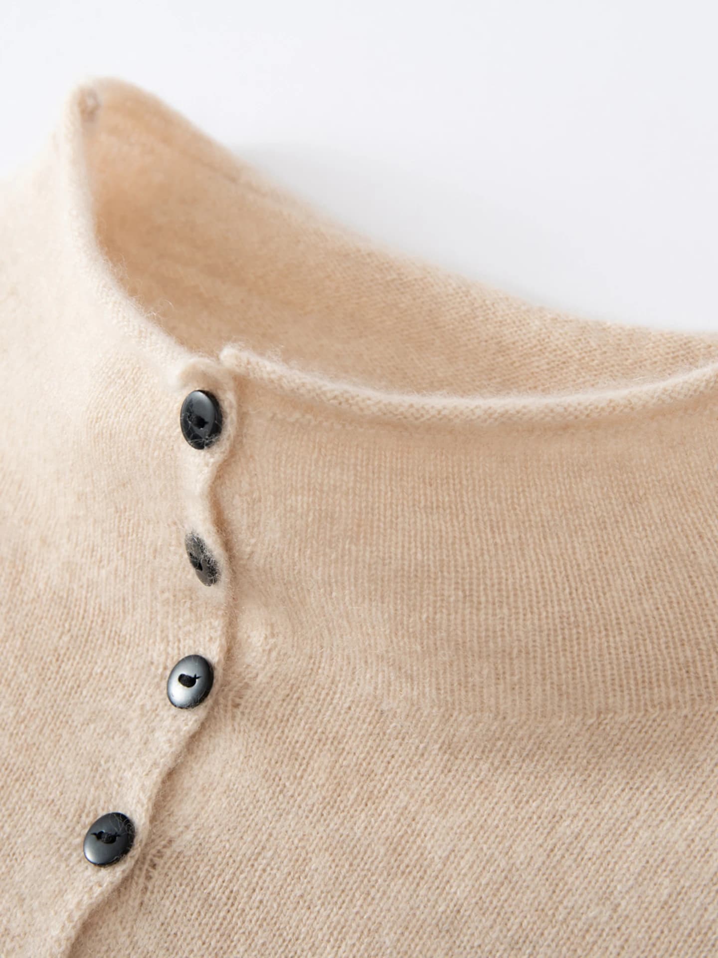 12-Gauge Mock-Neck Cardigan Rolled-Edge · DETAIL