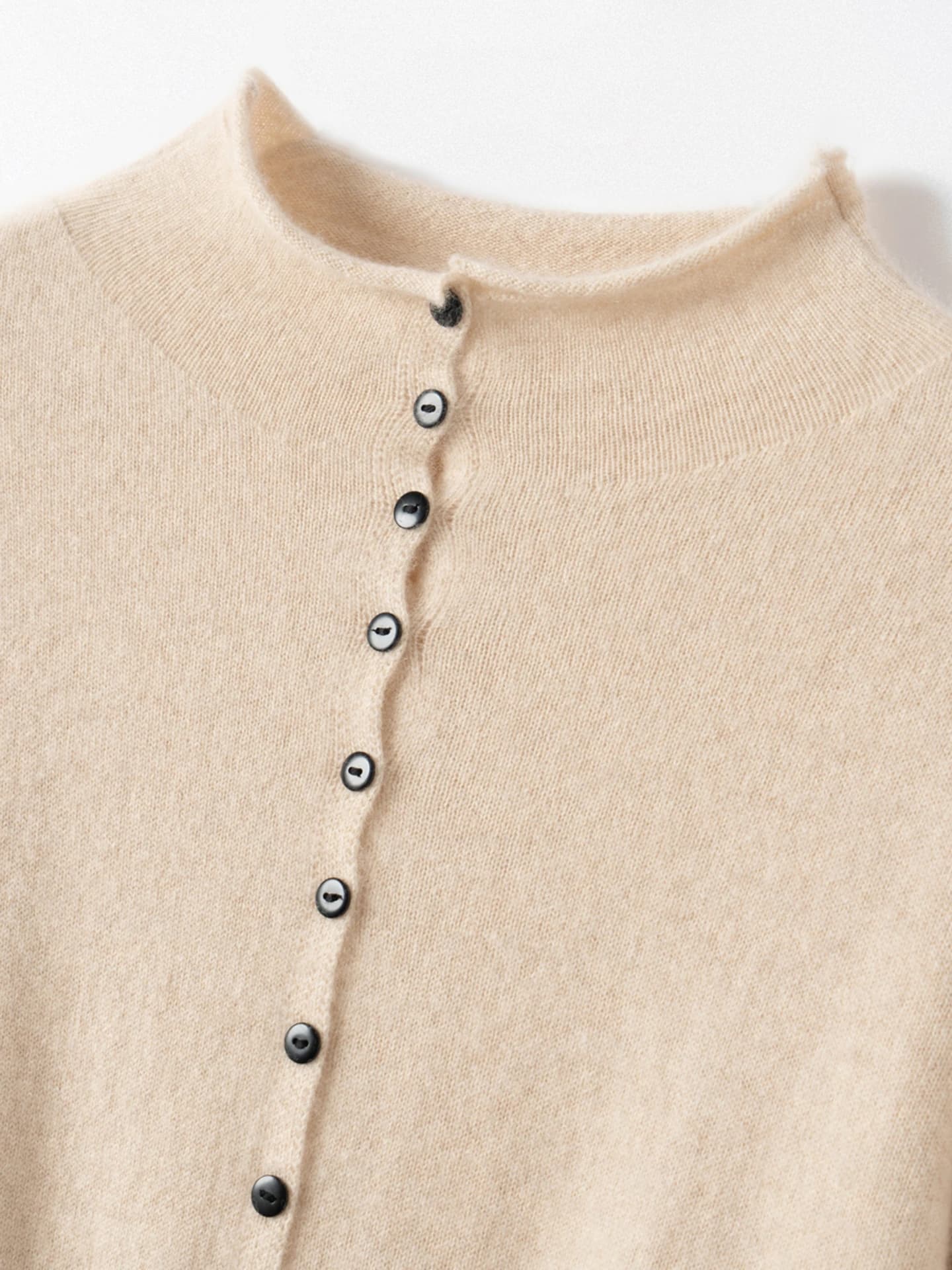 12-Gauge Mock-Neck Cardigan Rolled-Edge · DETAIL
