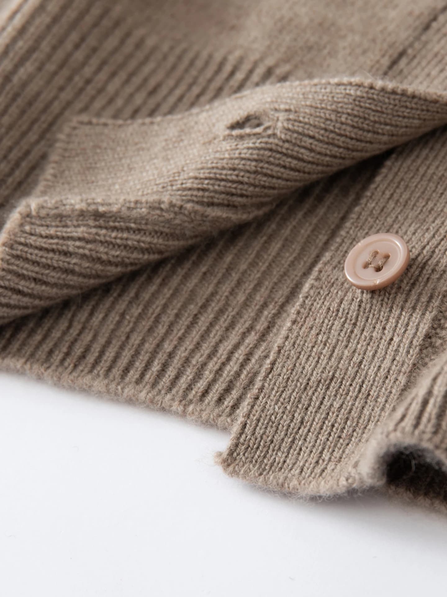 七针半高领开衫 · 细节