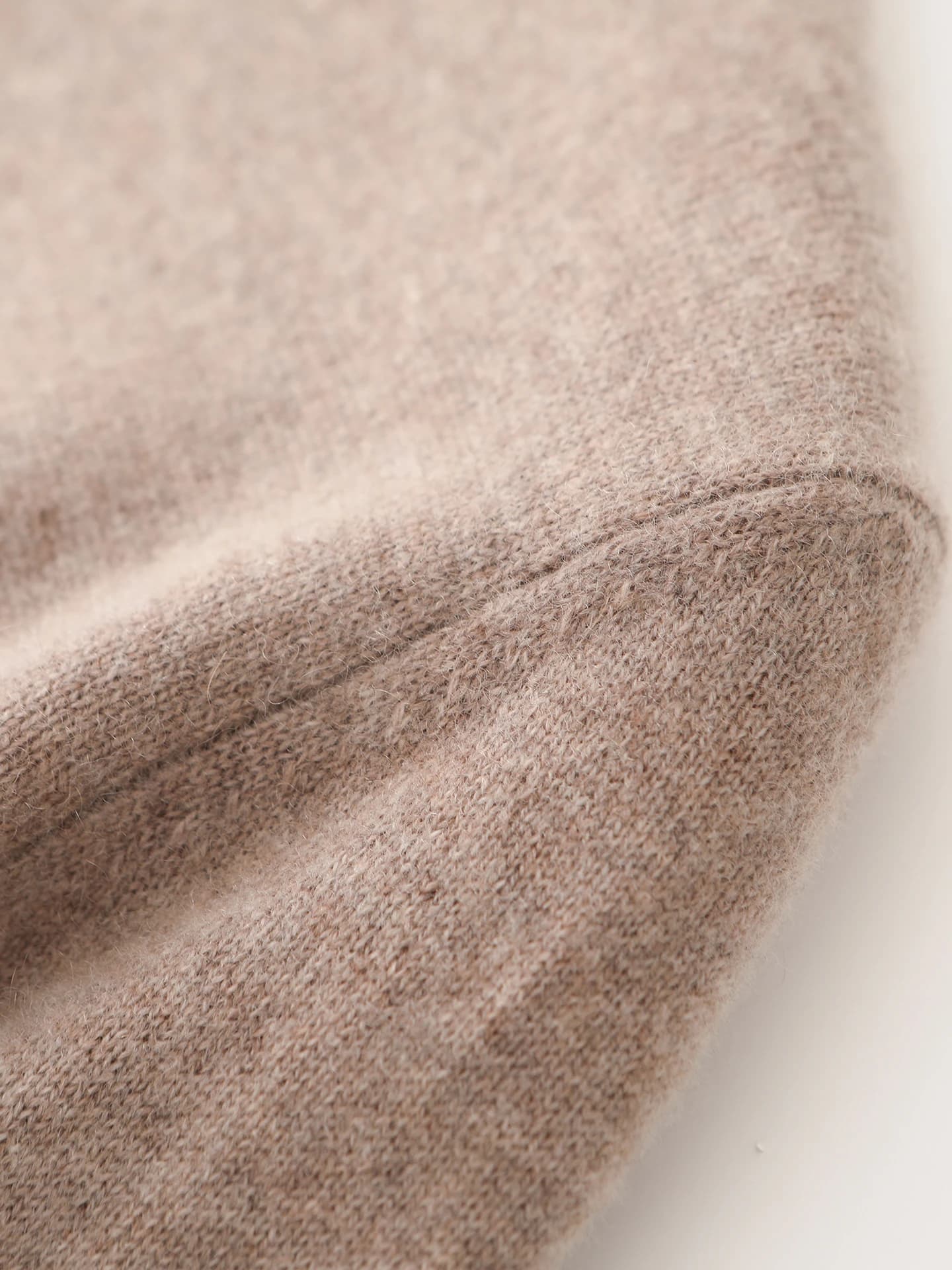 12-Gauge Mock-Neck Plain · DETAIL