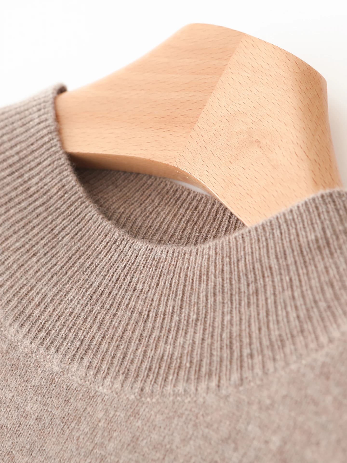 12-Gauge Mock-Neck Plain · DETAIL