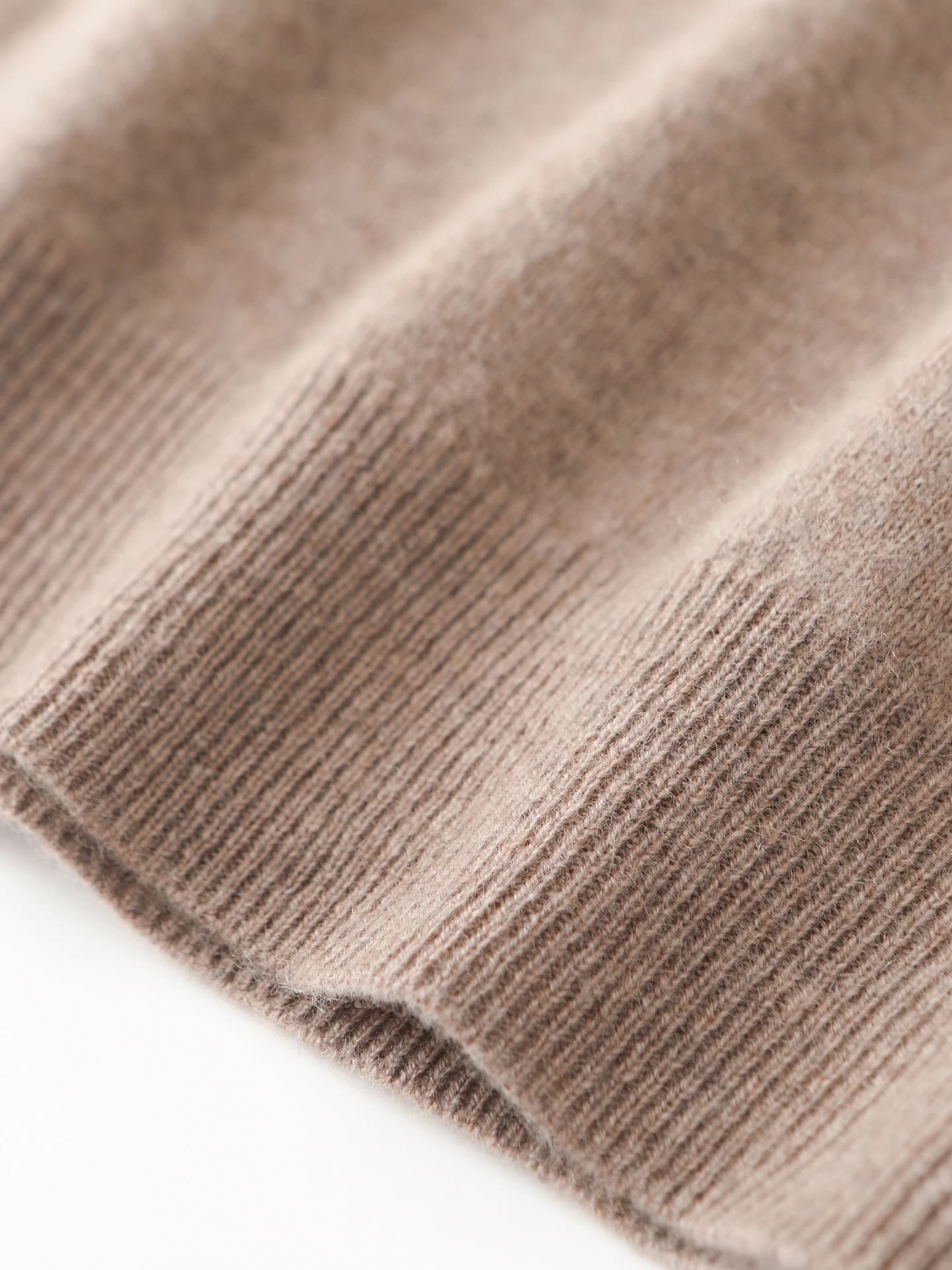12-Gauge Mock-Neck Plain · DETAIL