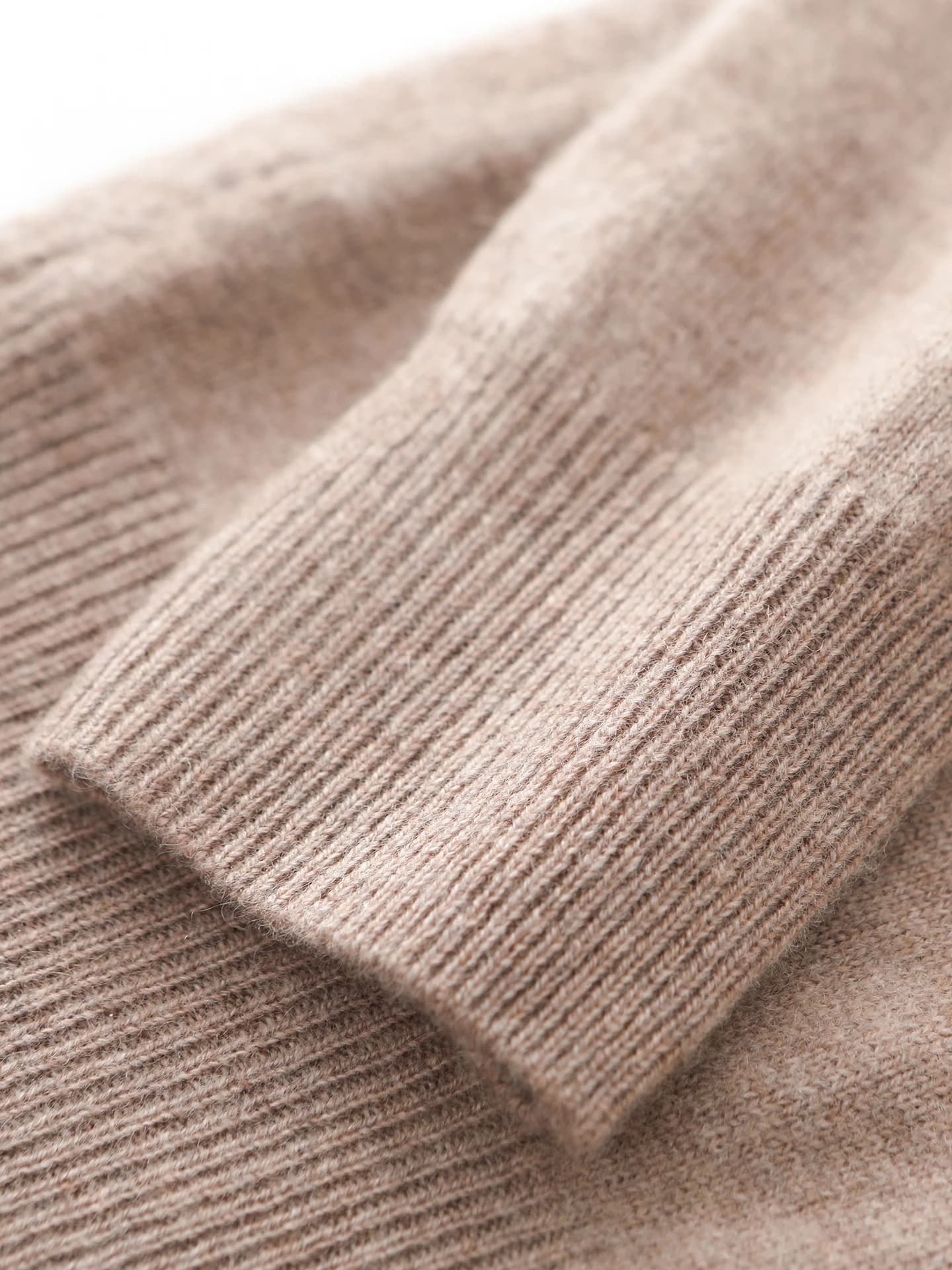 12-Gauge Mock-Neck Plain · DETAIL