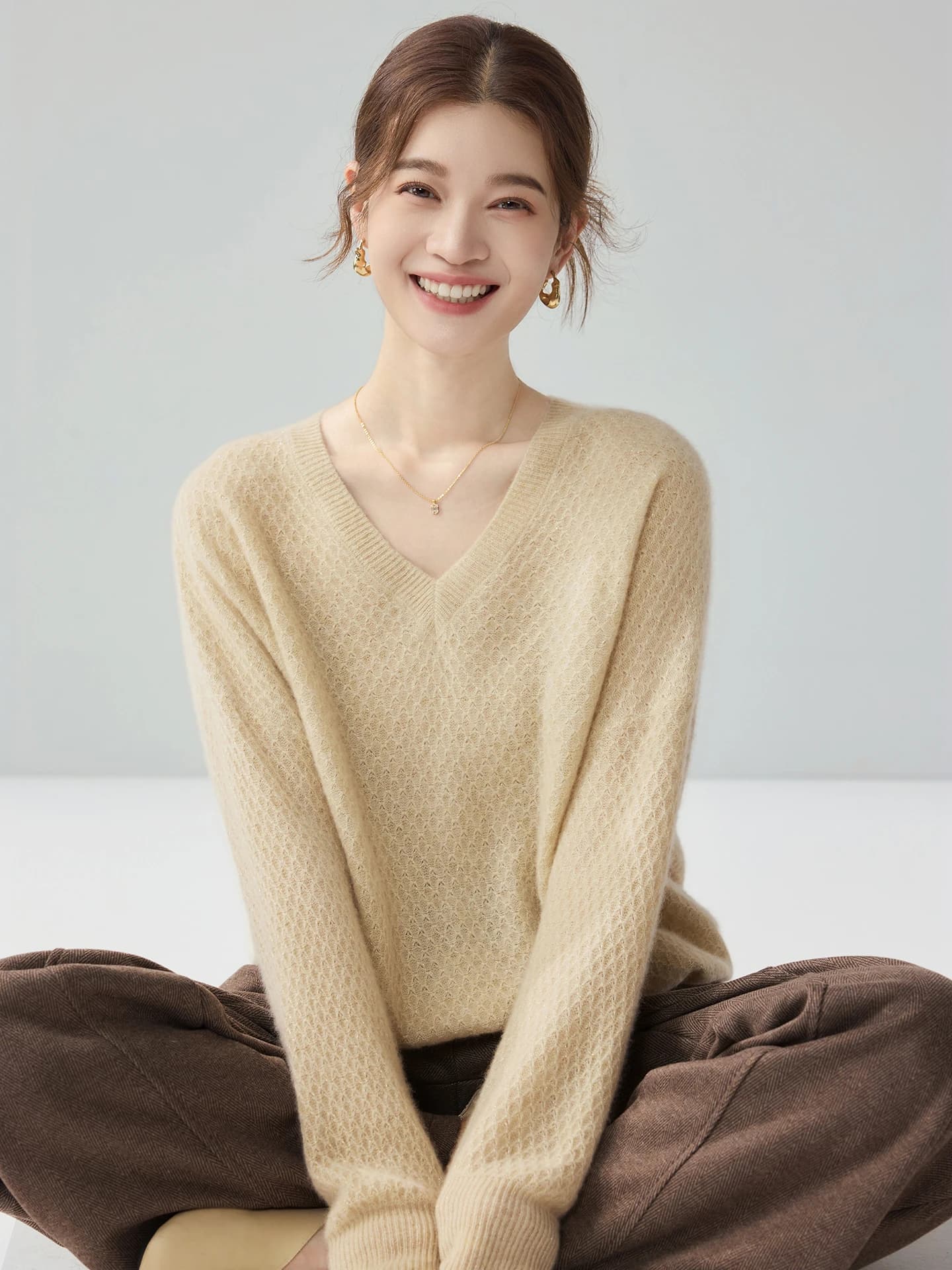 V-Neck Lurex Honeycomb-Knit · FRONT