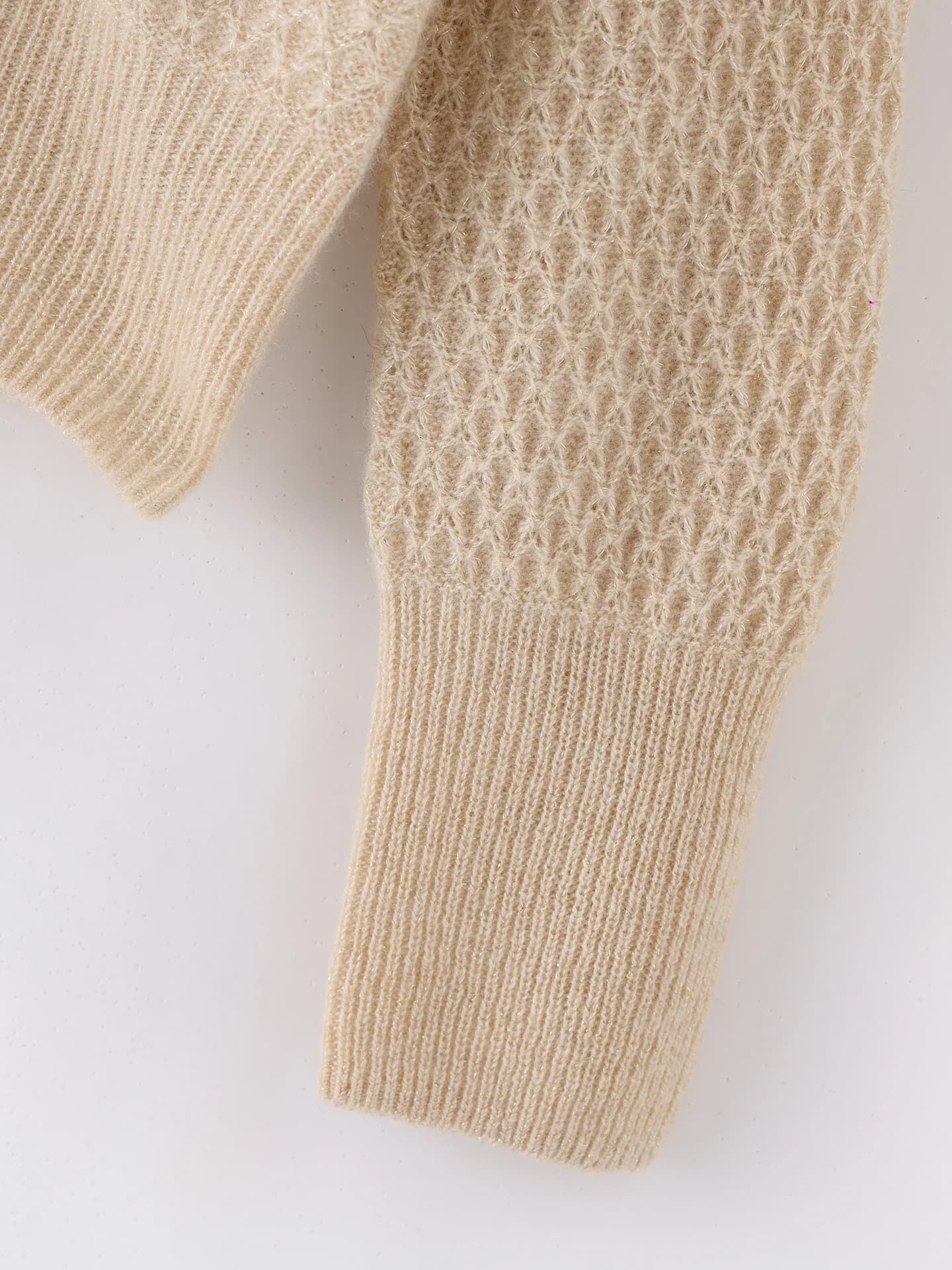 V-Neck Lurex Honeycomb-Knit · DETAIL