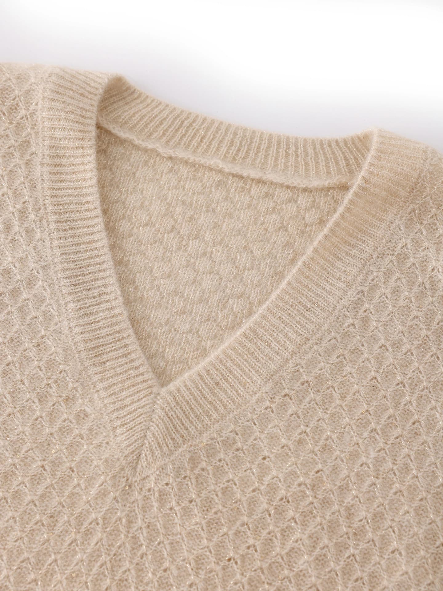 V-Neck Lurex Honeycomb-Knit · DETAIL