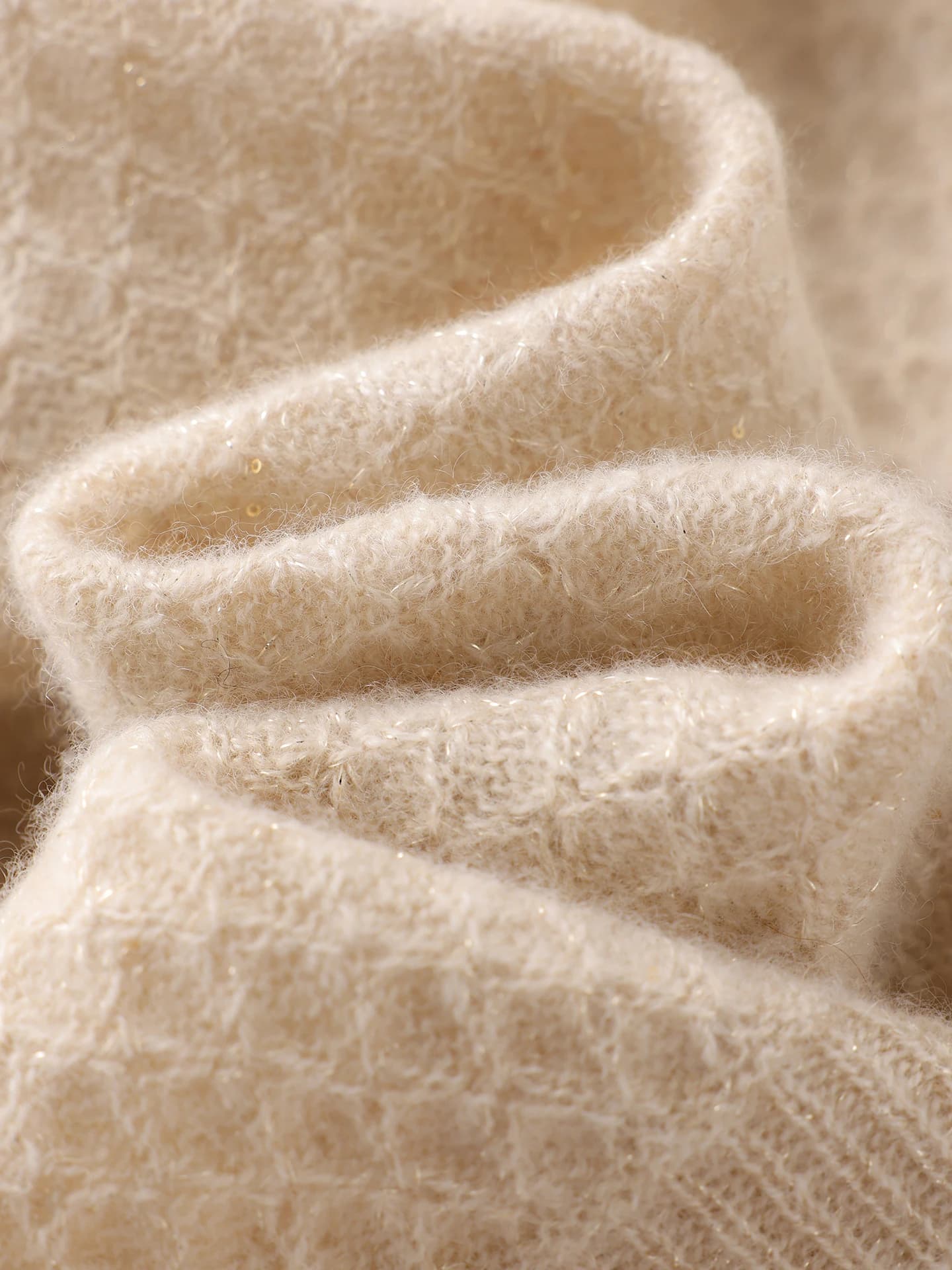 V-Neck Lurex Honeycomb-Knit · DETAIL