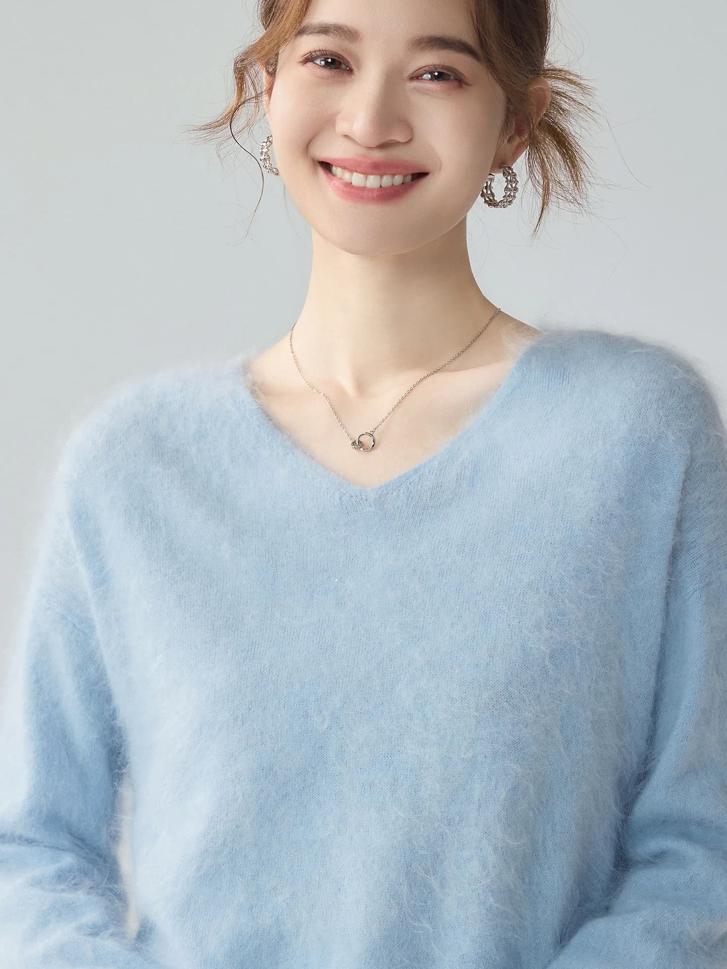 12-Gauge V-Neck Brushed Sequin · FRONT