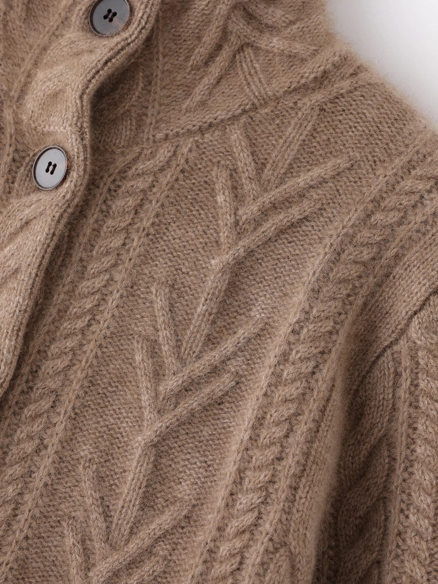 7-Gauge Heavyweight Stand-Collar Cable-Knit Cardigan · DETAIL